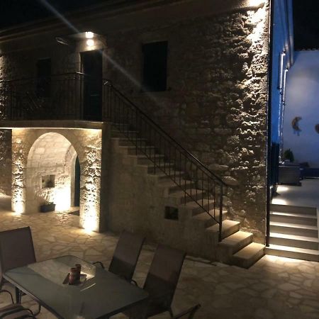 Villa Charonia Spanokhórion Екстериор снимка
