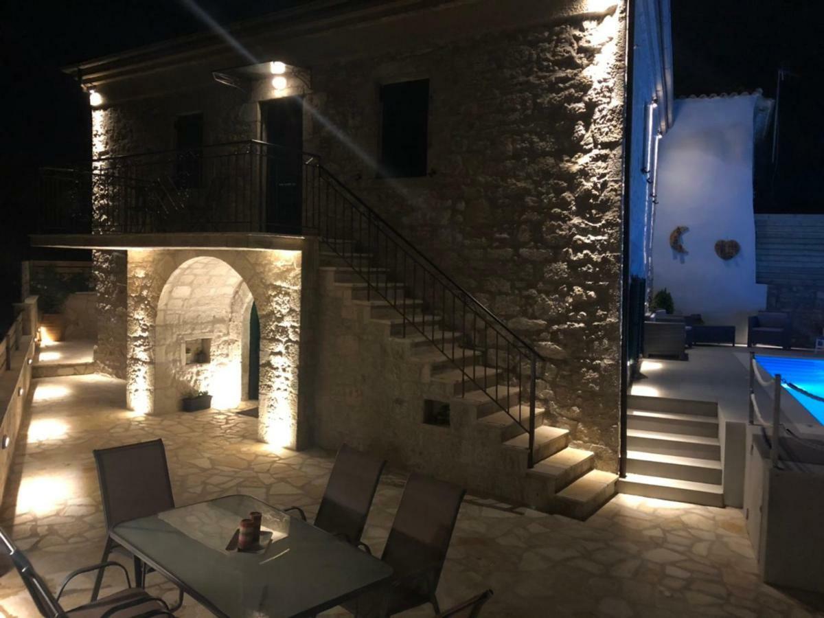 Villa Charonia Spanokhórion Екстериор снимка